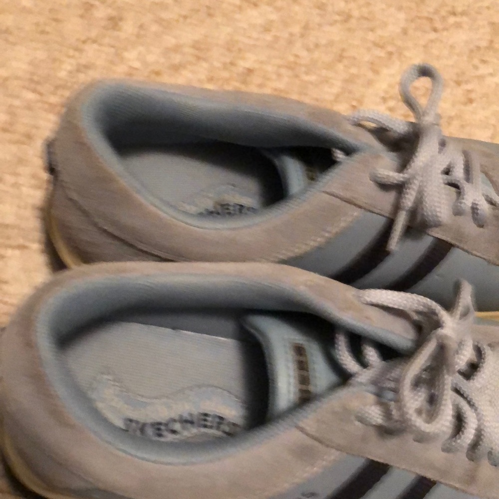 Used Sneakers - Picture 4 of 6
